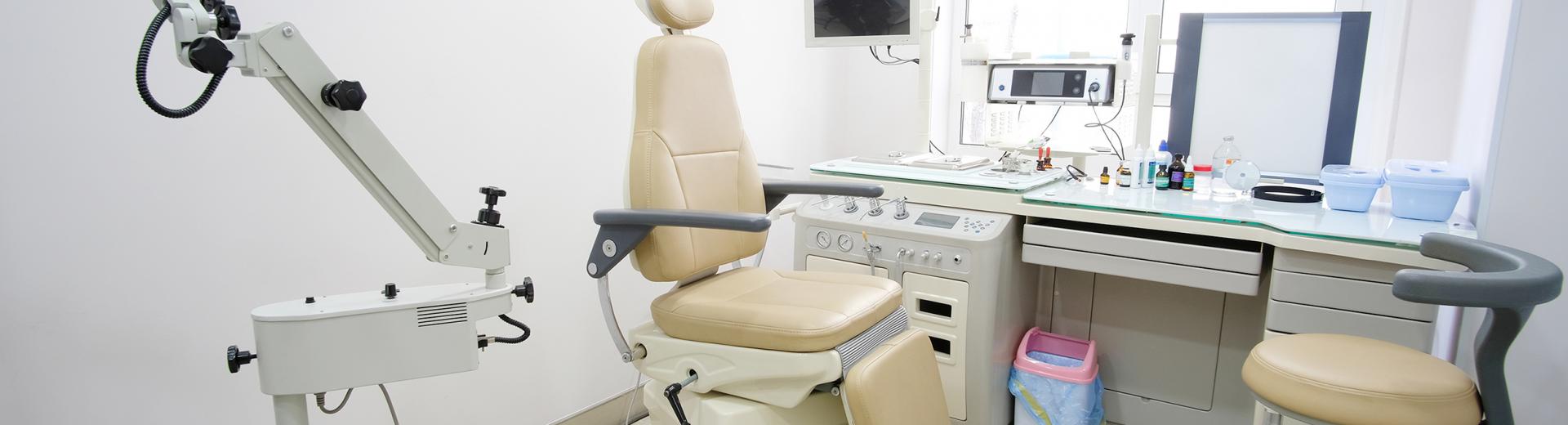 Stühle und Pflegebetten